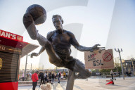 Thousands of Arsenal fans stage protest against Kroenke outside stadium. Around 3,000 fans outside stadium before Everton game. Spotify founder Daniel Ek ‘happy to throw my hat in the ring’