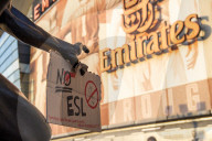 Thousands of Arsenal fans stage protest against Kroenke outside stadium. Around 3,000 fans outside stadium before Everton game. Spotify founder Daniel Ek ‘happy to throw my hat in the ring’