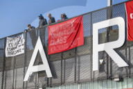 Thousands of Arsenal fans stage protest against Kroenke outside stadium. Around 3,000 fans outside stadium before Everton game. Spotify founder Daniel Ek ‘happy to throw my hat in the ring’