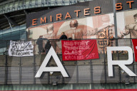 Thousands of Arsenal fans stage protest against Kroenke outside stadium. Around 3,000 fans outside stadium before Everton game. Spotify founder Daniel Ek ‘happy to throw my hat in the ring’
