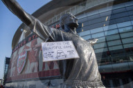 Thousands of Arsenal fans stage protest against Kroenke outside stadium. Around 3,000 fans outside stadium before Everton game. Spotify founder Daniel Ek ‘happy to throw my hat in the ring’