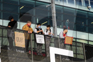 Thousands of Arsenal fans stage protest against Kroenke outside stadium. Around 3,000 fans outside stadium before Everton game. Spotify founder Daniel Ek ‘happy to throw my hat in the ring’