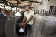 NEWS - Coronavirus: Indien geht der Sauerstoff aus