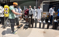 NEWS - Coronavirus: Indien geht der Sauerstoff aus