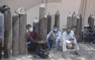 NEWS - Coronavirus: Indien geht der Sauerstoff aus