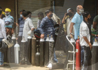 NEWS - Coronavirus: Indien geht der Sauerstoff aus