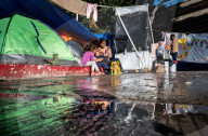 REPORTAGE - Leben in Ungewissheit: Migranten in der Zeltstadt bei Tijuana, Mexico an der US-Grenze