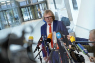 NEWS - Prozess wegen Kinderpornos: Ex-Fussballer Metzelder zu 10 Monaten Haft auf Bewährung verurteilt