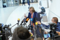 NEWS - Prozess wegen Kinderpornos: Ex-Fussballer Metzelder zu 10 Monaten Haft auf Bewährung verurteilt