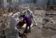 NEWS - Coronavirus: Einäscherung von Covid-19-Opfern in Indien