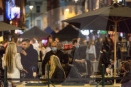 NEWS - Coronavirus: Ausgelassene Partygänger sonntagnacht in Soho, London