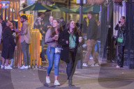 NEWS - Coronavirus: Ausgelassene Partygänger sonntagnacht in Soho, London