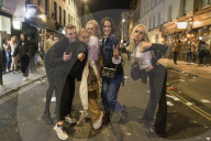 NEWS - Coronavirus: Ausgelassene Partygänger sonntagnacht in Soho, London