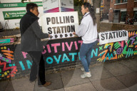 NEWS - Superwahltag in Schottland, Wales und England gestartet