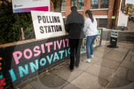 NEWS - Superwahltag in Schottland, Wales und England gestartet