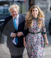 NEWS - London: Boris Johnson gibt seine Stimme bei den Kommunalwahlen 2021 ab