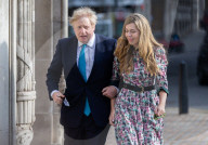 NEWS - London: Boris Johnson gibt seine Stimme bei den Kommunalwahlen 2021 ab