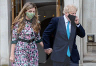 NEWS - London: Boris Johnson gibt seine Stimme bei den Kommunalwahlen 2021 ab
