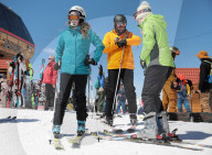 FEATURE - Skifahrer im Ganzjahres-Skigebiet Elbrus im Kaukasusgebirge, Russland