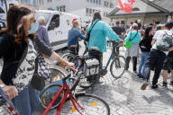 NEWS - Aarau: Rund 1500 Personen an unbewilligter Demo gegen Corona-Massnahmen