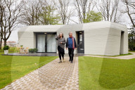 FEATURE - Die ersten Mieter einer 3D-gedruckten Haussiedlung in Eindhoven ziehen ein