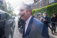 NEWS - Der Vorsitzende der Labour Party  Keir Starmer verlässt morgens sein Londoner Hauses gesehen