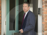 NEWS - Der Vorsitzende der Labour Party  Keir Starmer verlässt morgens sein Londoner Hauses gesehen