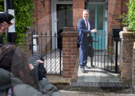 NEWS - Der Vorsitzende der Labour Party  Keir Starmer verlässt morgens sein Londoner Hauses gesehen