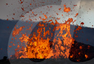 FEATURE - Fotograf fängt spektakuläre Fotos der Fagradalsfjall-Eruption auf Island ein