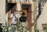 NEWS - Athen: Ermordung einer jungen Mutter vor den Augen ihres Kindes schockiert Griechenland