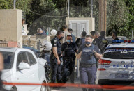 NEWS - Athen: Ermordung einer jungen Mutter vor den Augen ihres Kindes schockiert Griechenland