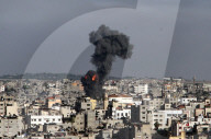 NEWS - Eskalation im Nahen Osten: Raketenangriffe auf Tel Aviv, Luftangriffe auf Gaza