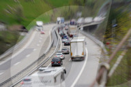 NEWS - Schweiz: Stau auf der Gotthardautobahn Richtung Süden vor Auffahrt