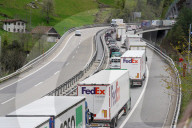 NEWS - Schweiz: Stau auf der Gotthardautobahn Richtung Süden vor Auffahrt