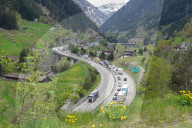 NEWS - Schweiz: Stau auf der Gotthardautobahn Richtung Süden vor Auffahrt