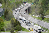 NEWS - Schweiz: Stau auf der Gotthardautobahn Richtung Süden vor Auffahrt