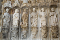 Figurines above west entrance, The Dominican Abbey of Santa Maria da Vitoria, UNESCO World Heritage Site, Batalha, Portugal