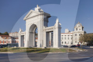 Puerta de San Vicente Gate with Principe Pio Station, Glorieta de San Vicente in the background, Madrid, Spanien
