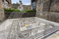 Mosaic, House of Marcus Lucretius in Via Stabiana, Roman Pompeii, UNESCO World Heritage Site, near Naples, Campania, Italy