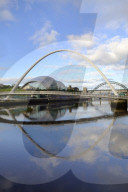 Northumberland, Newcastle-upon-Tyne, Gateshead - the Millennium Bridge, Tyne Bridge and Sage Gateshead Arts Centre