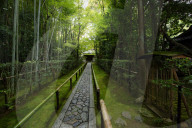 Koto-in temple narrow entrance path, Kyoto