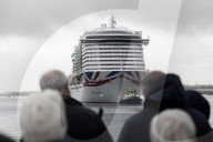 NEWS - Neues Kreuzfahrtschiff Iona von P&O läuft zum ersten Mal in Southampton ein