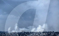 NEWS -  Gaza: Feuer und Rauch über Fabrik nach Treffer israelischer Artilleriegranaten