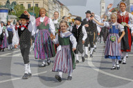 Traditional Costume Parade on occasion of the Oktoberfest, Munich, Upper Bavaria, Bavaria, Germany