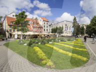 Livu Square with Great and Small Guild Halls, Riga, Latvia, Baltic States, Europe