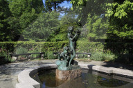Secret Garden Fountain, dedicated to author Frances Hodgson Burnett, Conservatory Garden, Central Park, Manhattan, New York, USA