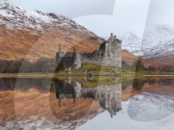 First light over the ruins of Kilchurn Castle on Loch Awe, Argyll and Bute, Highlands, Scotland, United Kingdom, Europe