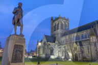 Statue of poet Tannahill and Paisley Abbey, Paisley, Renfrewshire, Scotland, United Kingdom, Europe