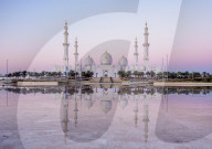 Sheikh Zayed bin Sultan Al Nahyan Grand Mosque at dawn, Abu Dhabi, United Arab Emirates