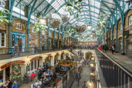 Apple Market at Christmas, Covent Garden, London, England, United Kingdom, Europe